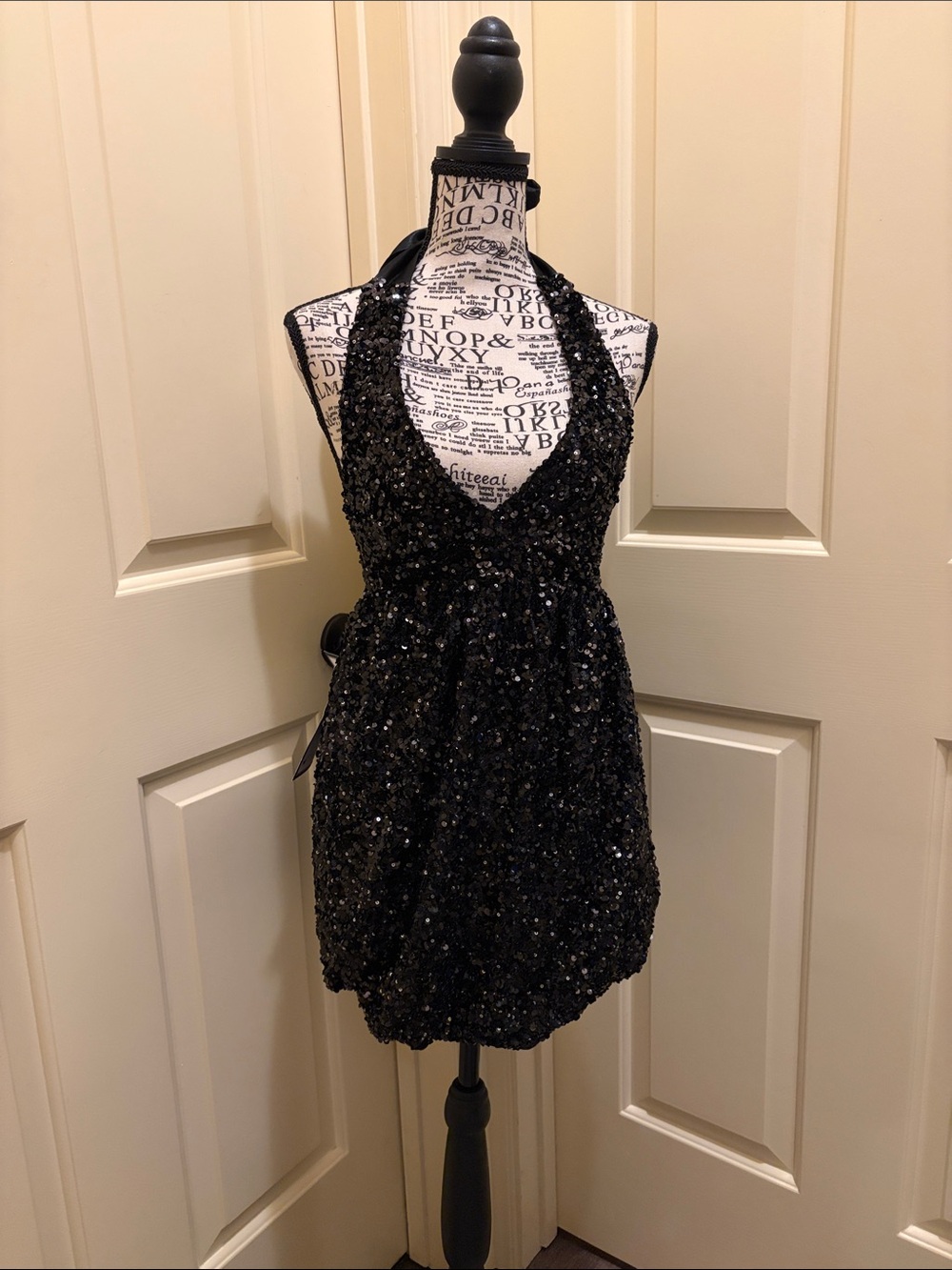 Emerald Sundae Black Sequin Halter Mini Dress with V-Neck